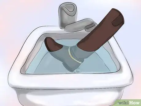 Image titled Bull Boots to a "British Army Shine" Step 1Bullet1